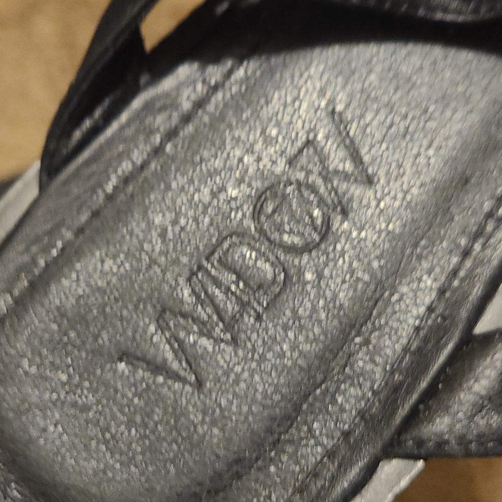 Shoes - Picture 6 of 7